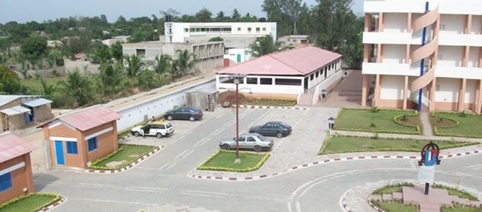 Article : D&rsquo;école et de commerce